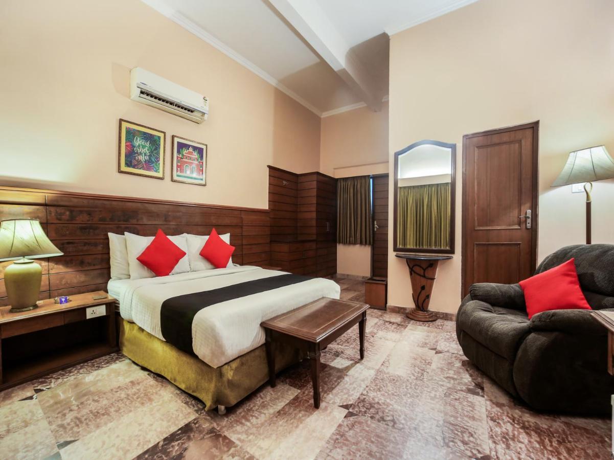 Capital O 10953 Dayal Lodge - A Boutique Hotel Агра Экстерьер фото
