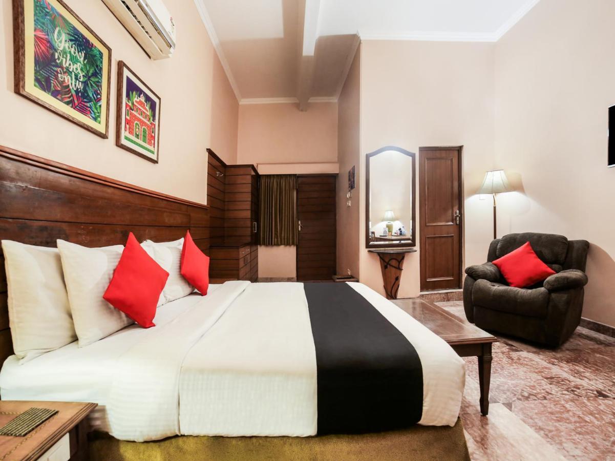 Capital O 10953 Dayal Lodge - A Boutique Hotel Агра Экстерьер фото