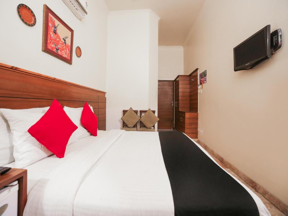 Capital O 10953 Dayal Lodge - A Boutique Hotel Агра Экстерьер фото
