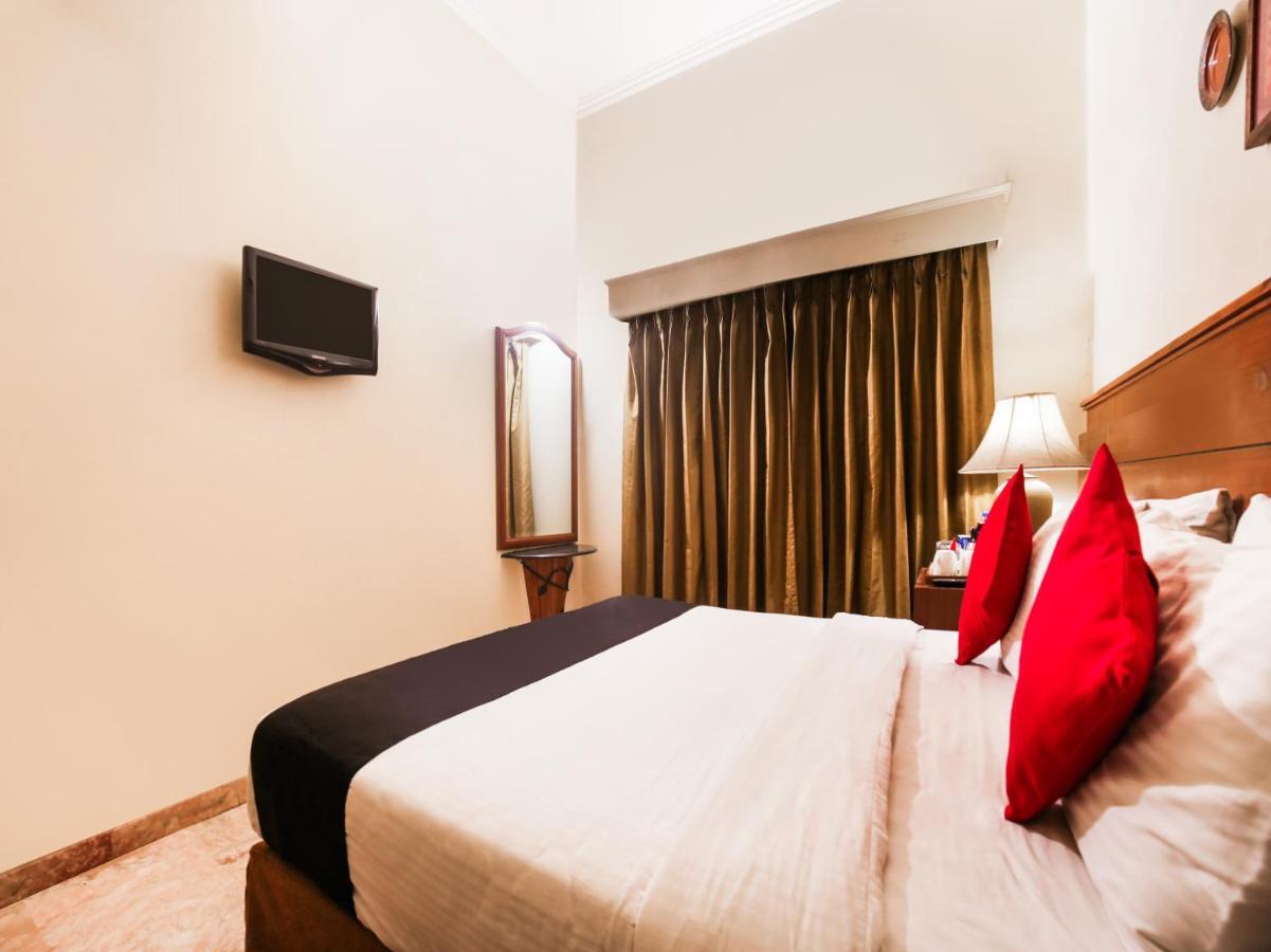 Capital O 10953 Dayal Lodge - A Boutique Hotel Агра Экстерьер фото