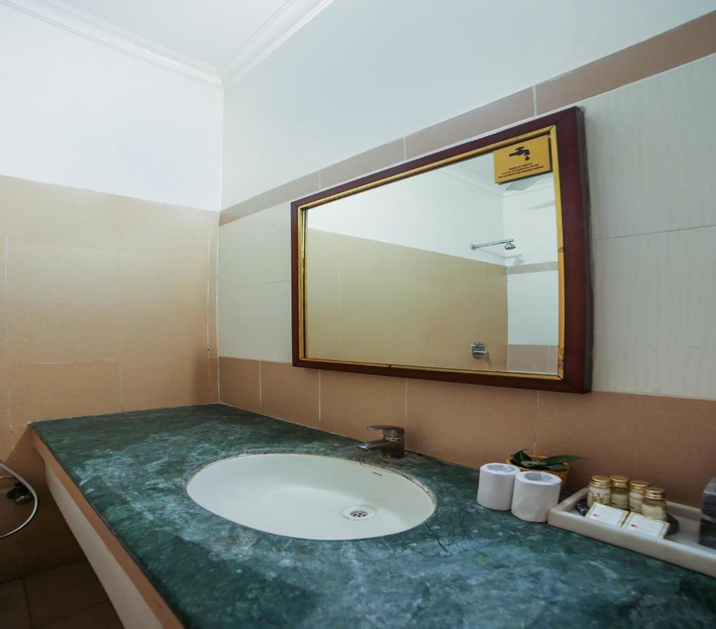 Capital O 10953 Dayal Lodge - A Boutique Hotel Агра Экстерьер фото